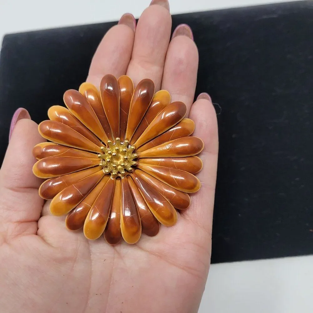 Vintage 60s‎ Brown Orange Enamel Flower Brooch Pin Mid-Century Mod Sunflower Lg